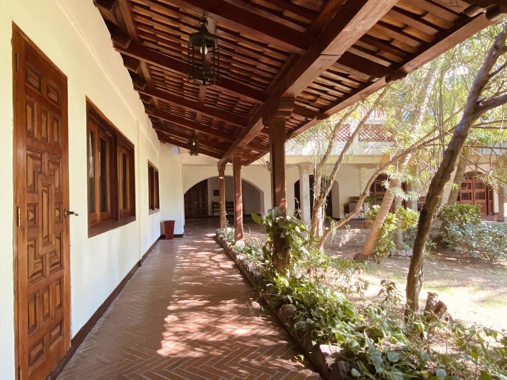 Hotel El Internacional Гранада Экстерьер фото