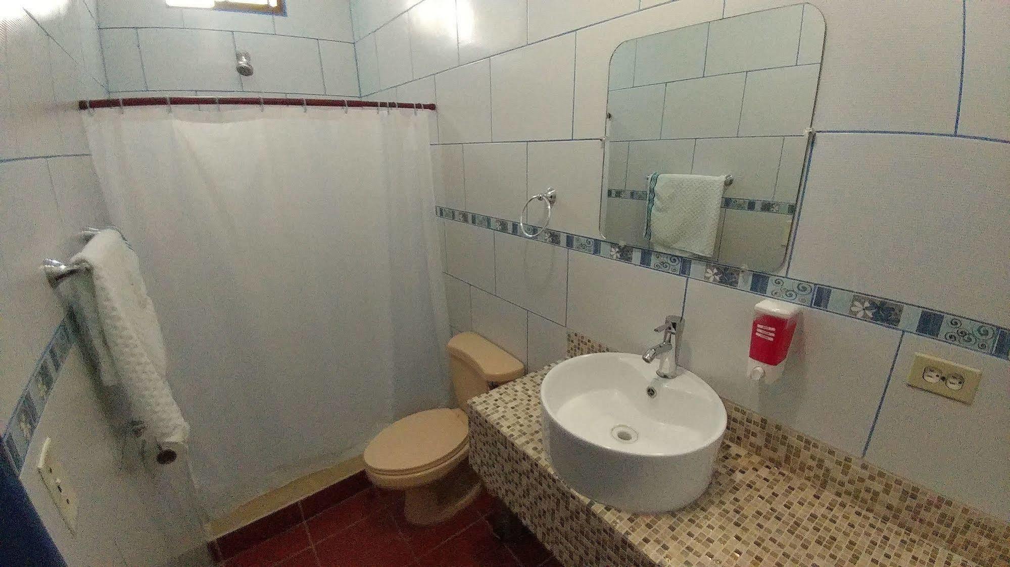 Hotel El Internacional Гранада Экстерьер фото