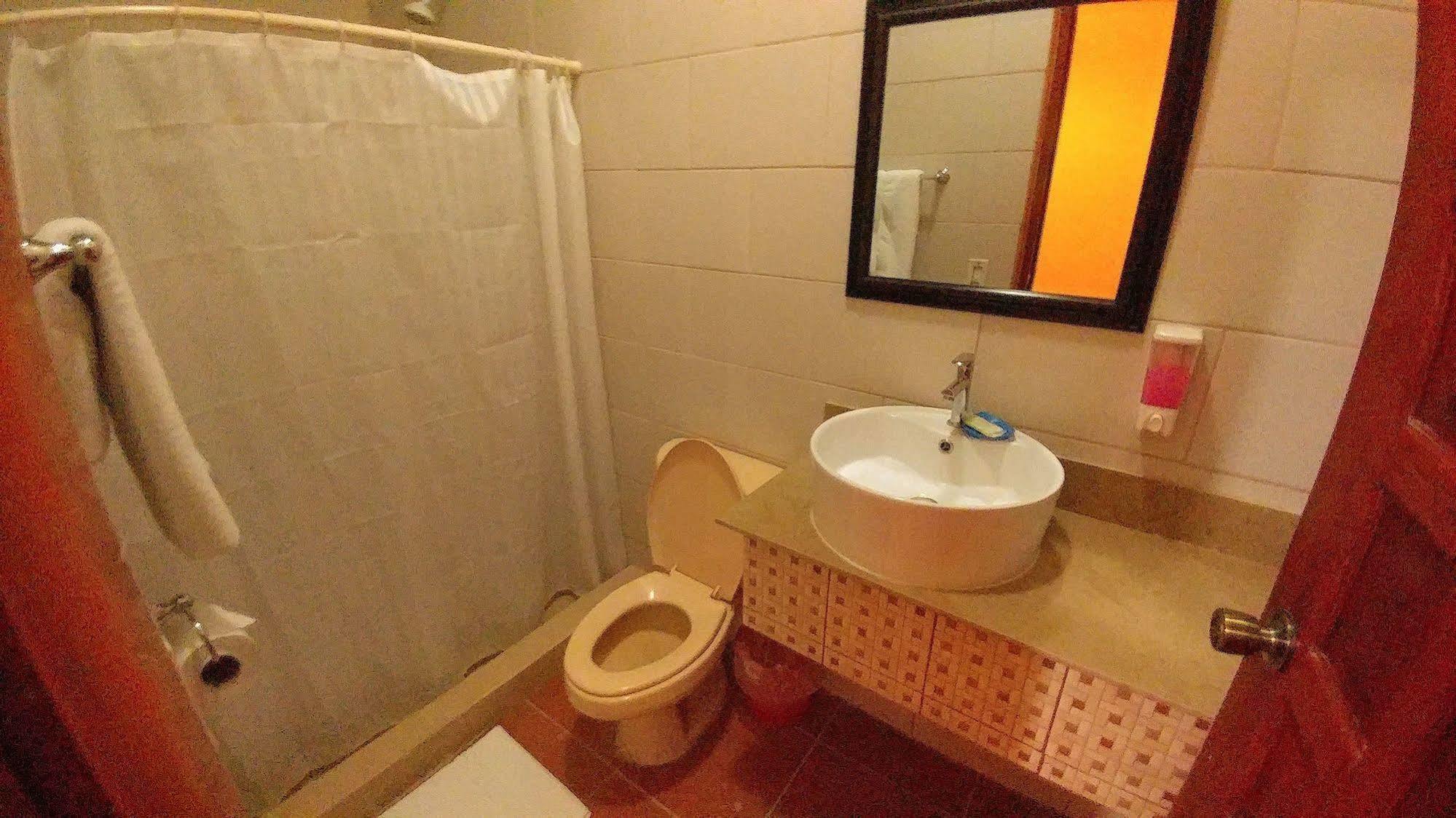 Hotel El Internacional Гранада Экстерьер фото