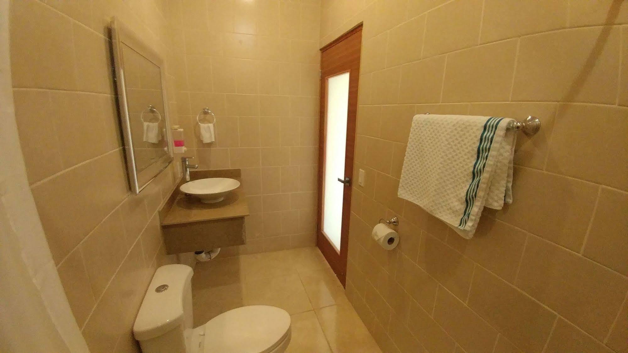 Hotel El Internacional Гранада Экстерьер фото